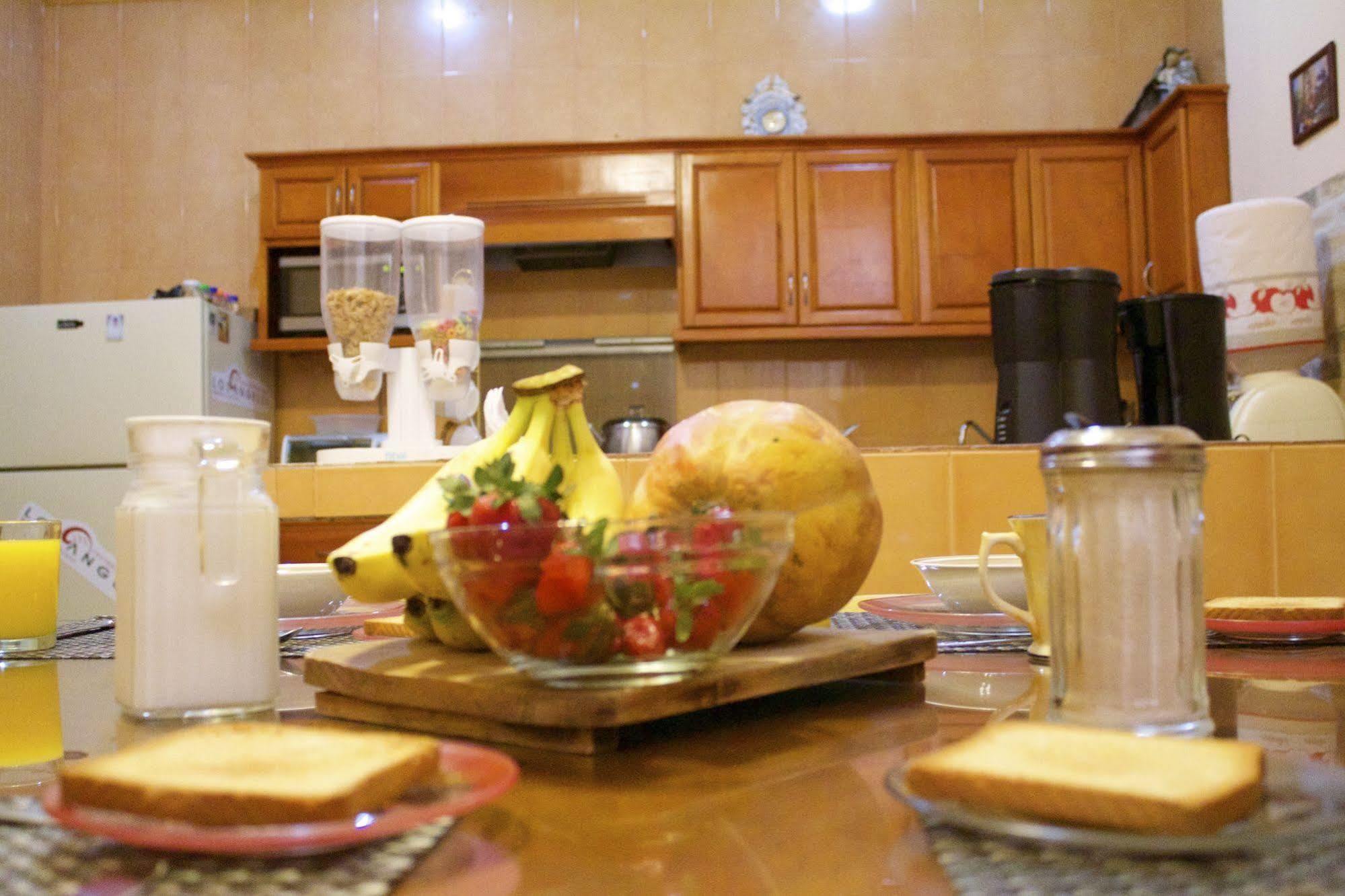 Residencia Los Angeles Bed & Breakfast Гуадалахара Екстериор снимка