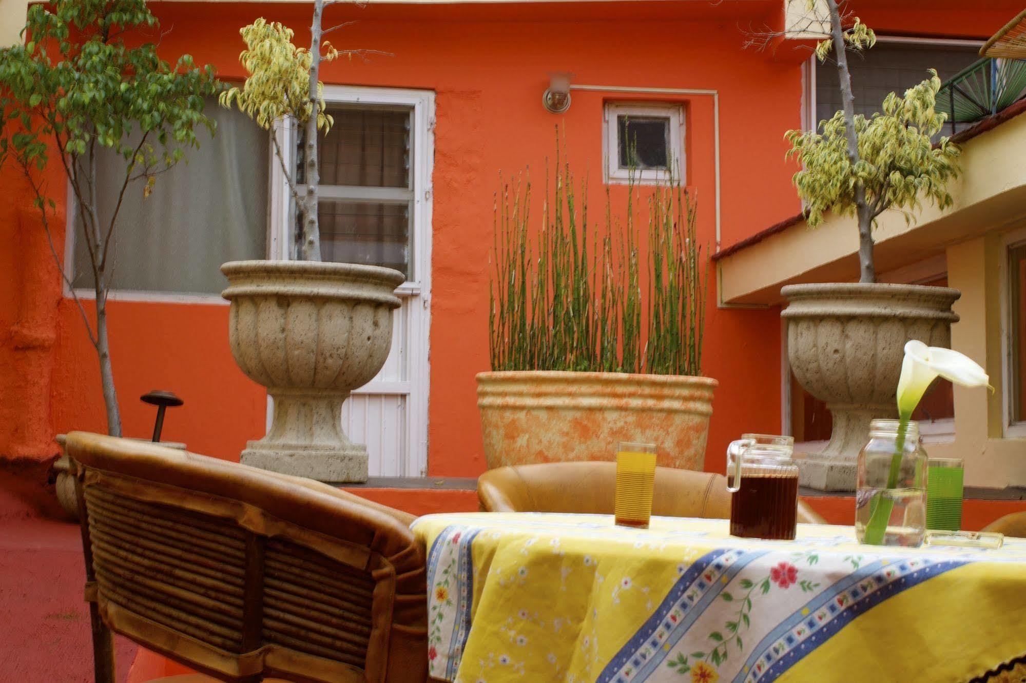 Residencia Los Angeles Bed & Breakfast Гуадалахара Екстериор снимка